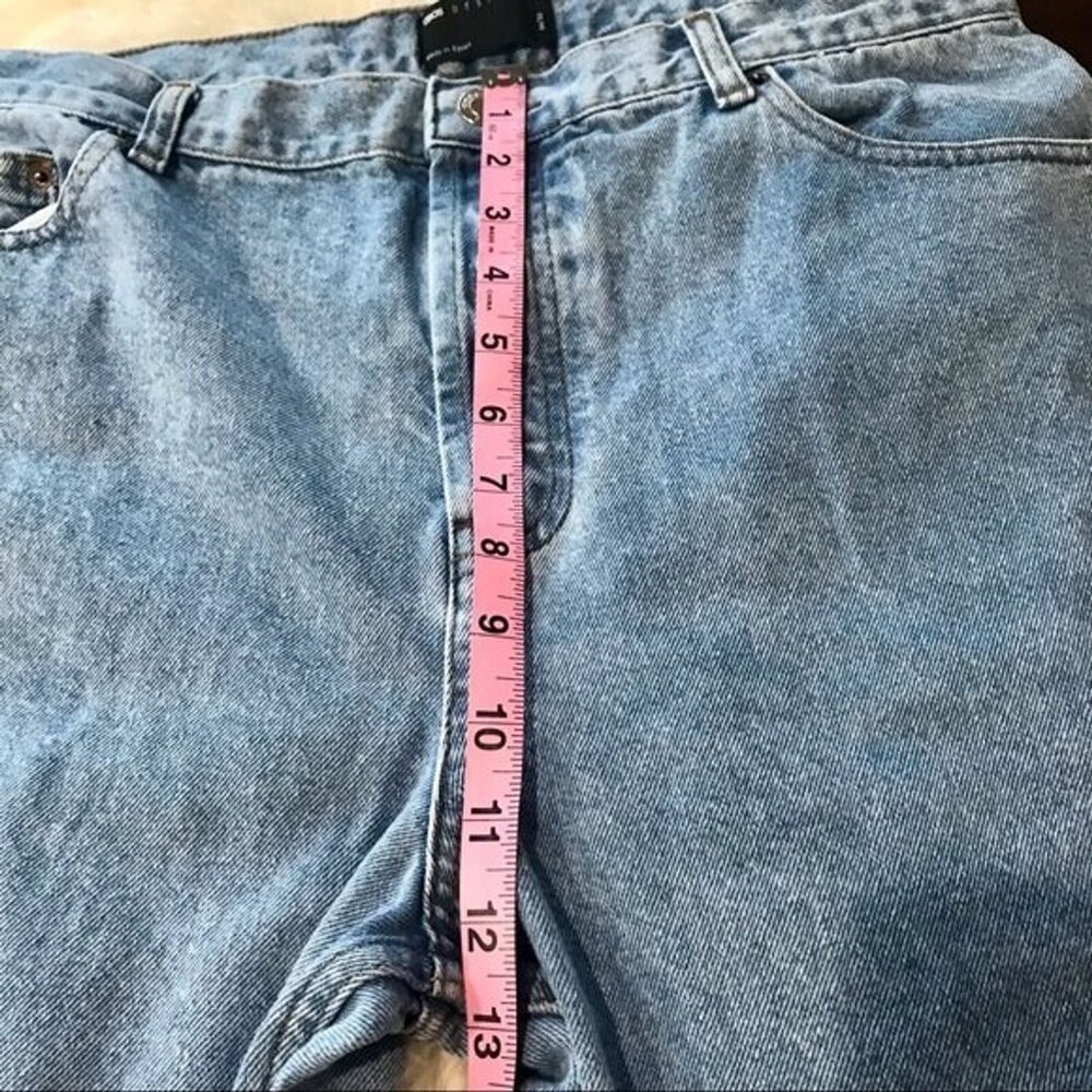 ASOS DESIGN Men's Straight Leg Baggy Medium Wash Jeans Button Fly. Size 34/32 - Picture 9 of 10